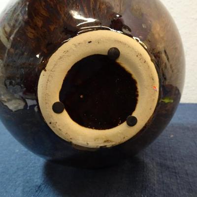 LOT 592. CERAMIC VASE