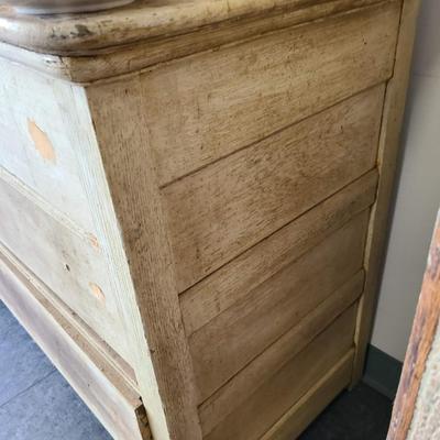 Oak 4 Drawer Chest - 42 1/2 x 19 1/2 inches and 31 1/2 tall