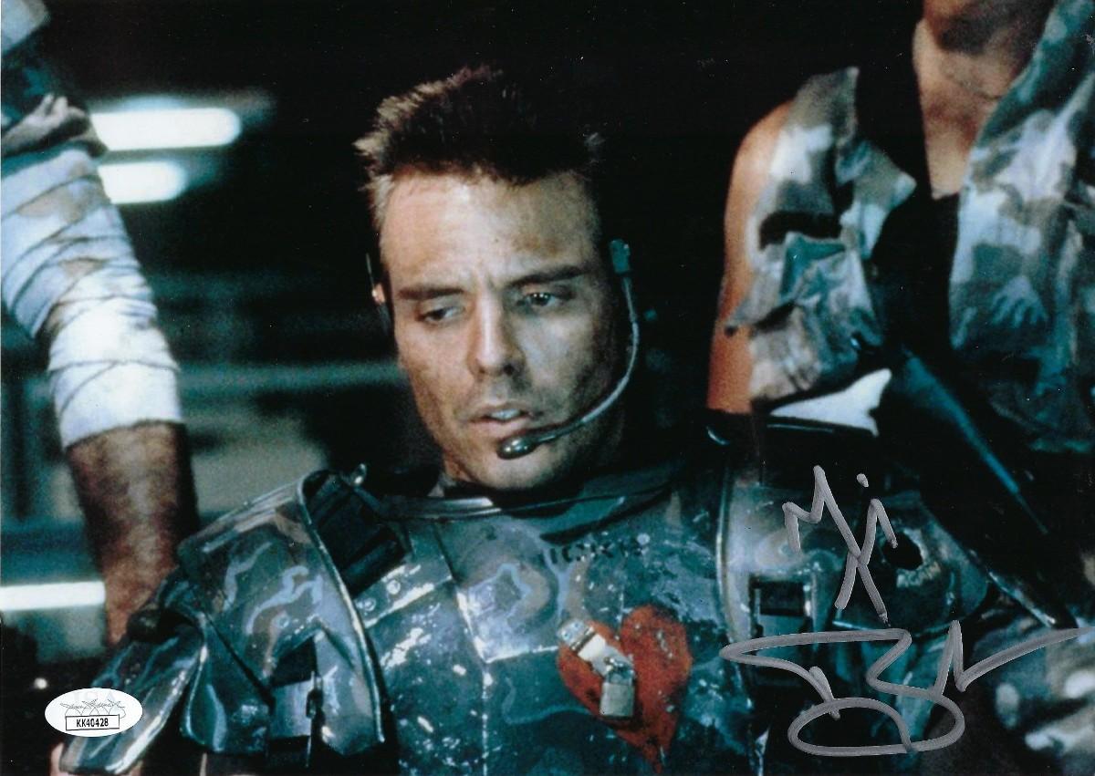 Aliens Michael Biehn signed movie photo | EstateSales.org