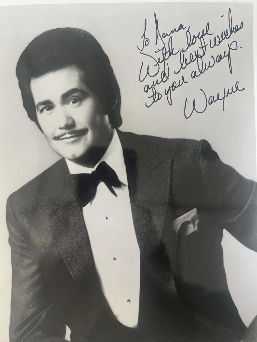Wayne Newton signed photo