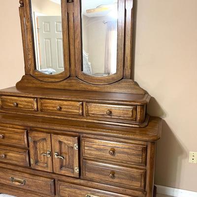 OLD HICKORY SOLID OAK DRESSER