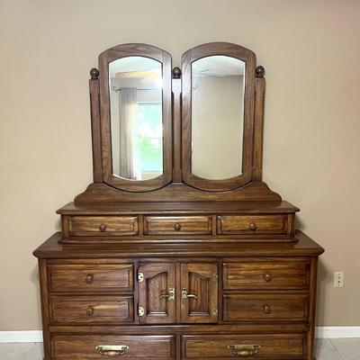 OLD HICKORY SOLID OAK DRESSER