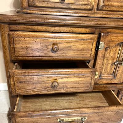 OLD HICKORY SOLID OAK DRESSER