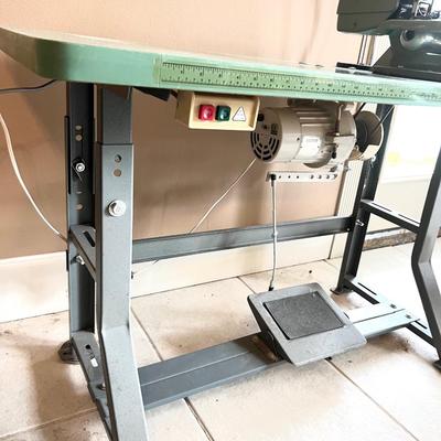 CONSEW MODEL 251 Sewing Table *Read Details