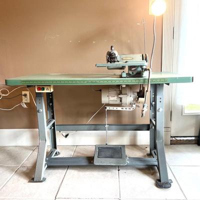 CONSEW MODEL 251 Sewing Table *Read Details