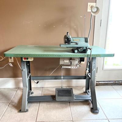 CONSEW MODEL 251 Sewing Table *Read Details