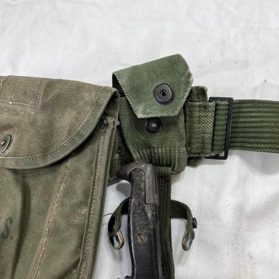 1943 Unoted States Ammo belt with Bayonet, Canteen and utility pouch