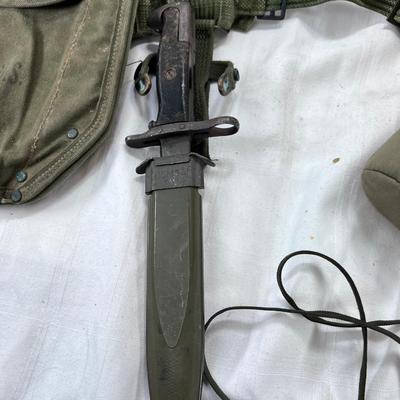 1943 Unoted States Ammo belt with Bayonet, Canteen and utility pouch