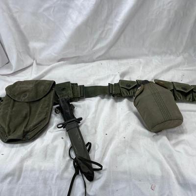 1943 Unoted States Ammo belt with Bayonet, Canteen and utility pouch