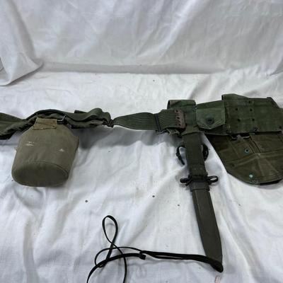 1943 Unoted States Ammo belt with Bayonet, Canteen and utility pouch