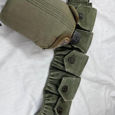 1943 Unoted States Ammo belt with Bayonet, Canteen and utility pouch