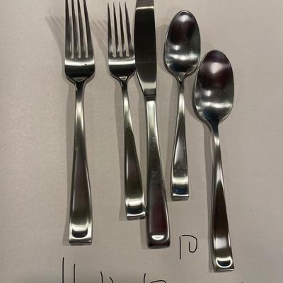 Oneida Silverware set for 10+