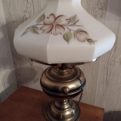Brass Finish Oil Lamp Base Electric Lamp with Hand Painted Shade