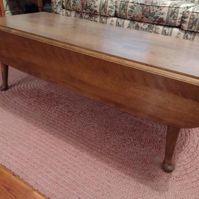 Gorgeous Vintage Solid Wood Ethan Allen Double Drop Leaf Coffee Table