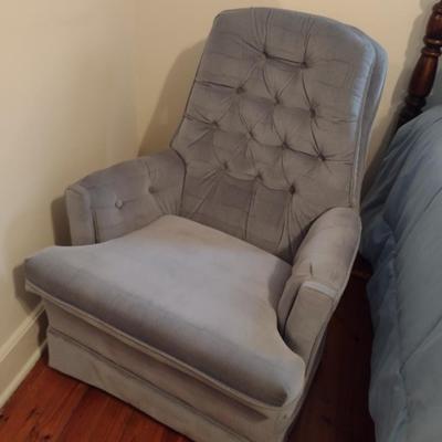 Pioneer Tufted Button Back Swivel Chair