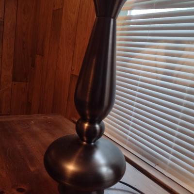 Mid Century Design Metal Post Table Lamp