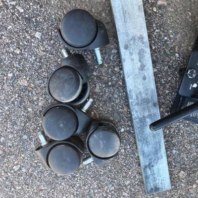 LINCOLN GREASE GUN, EAZ-LIFT SWAY CONTROL, TOW MIRRORS,  3/4â€ DRIVE SOCKETS AND MORE