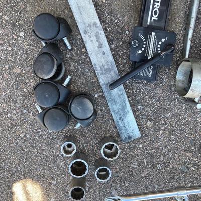 LINCOLN GREASE GUN, EAZ-LIFT SWAY CONTROL, TOW MIRRORS,  3/4â€ DRIVE SOCKETS AND MORE