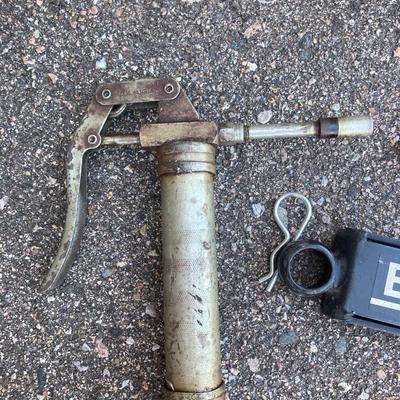 LINCOLN GREASE GUN, EAZ-LIFT SWAY CONTROL, TOW MIRRORS,  3/4â€ DRIVE SOCKETS AND MORE
