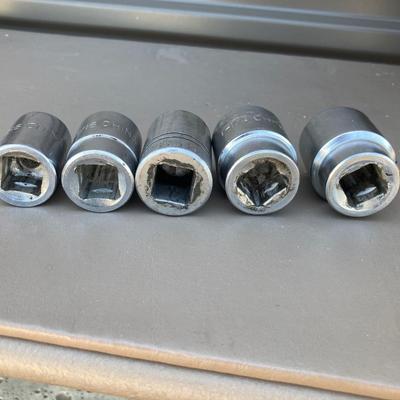 LINCOLN GREASE GUN, EAZ-LIFT SWAY CONTROL, TOW MIRRORS,  3/4â€ DRIVE SOCKETS AND MORE
