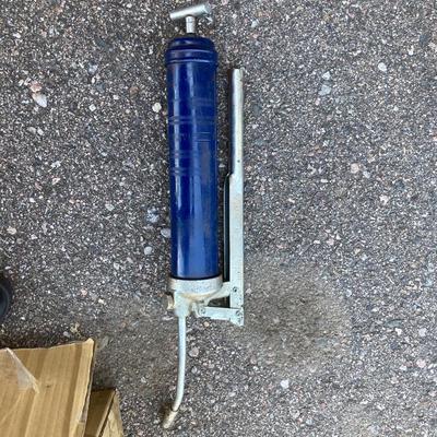 LINCOLN GREASE GUN, EAZ-LIFT SWAY CONTROL, TOW MIRRORS,  3/4â€ DRIVE SOCKETS AND MORE