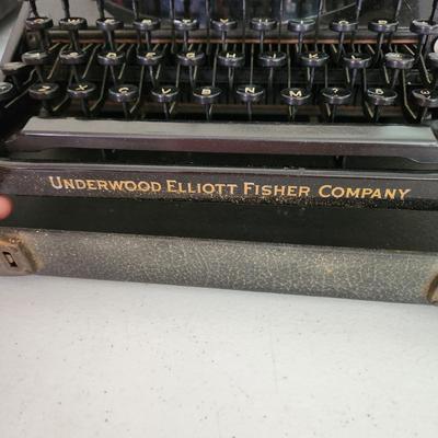 Vintage Underwood Noiseless  77 Typewriter with case & Cover Tested Working