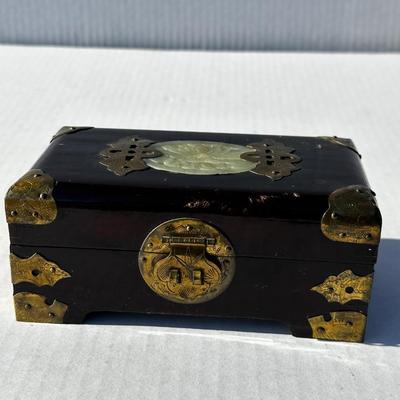 Vintage Asian Jewelry box with Jadite