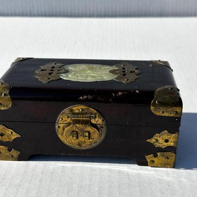 Vintage Asian Jewelry box with Jadite