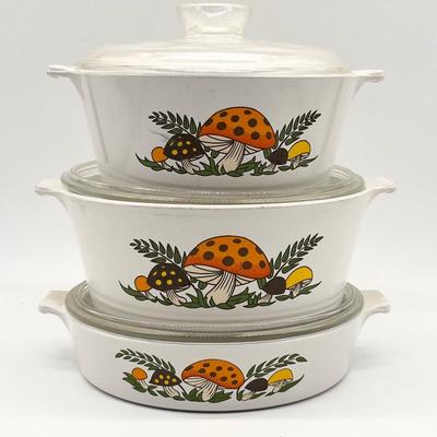 CORNING WARE ~ Merry Mushroom ~ 3 Piece Stackable Set With Dimple Lids