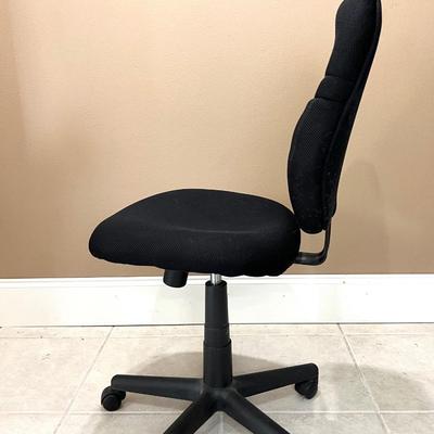 Black Adjustable Office Chair (B)
