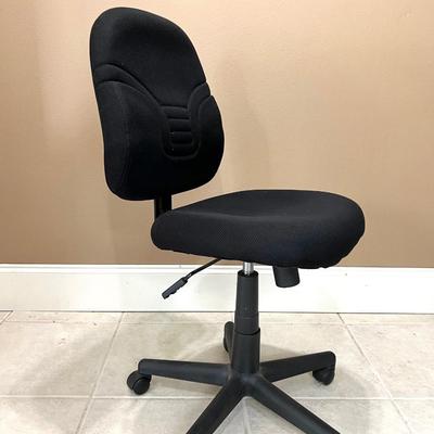 Black Adjustable Office Chair (B)