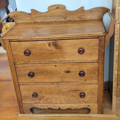 Charming Antique Washstand w 3 Dovetailed Drawers & Towel Racks
