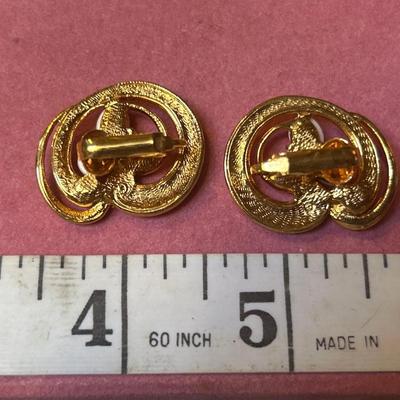 Vintage Avon Swirl Enamel Faux Pearl Earrings Clip On Gold Tone