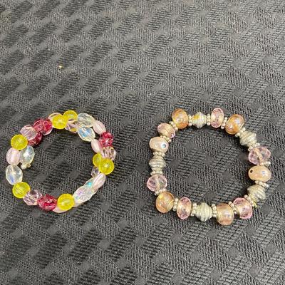 Beaded fashion bracelet lot of 2