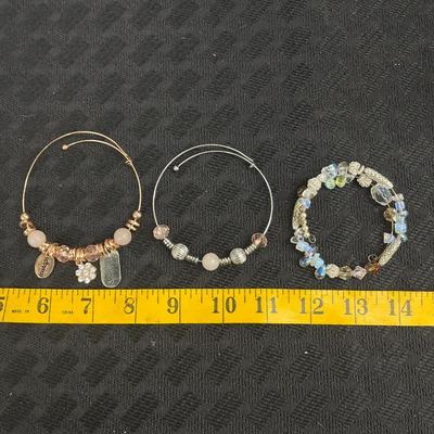Beaded fashion bracelets lot of 3
