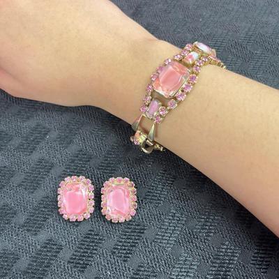 Hollywood Glamour 1960s Vintage Pink Art Glass Clip On Earrings and Bracelet