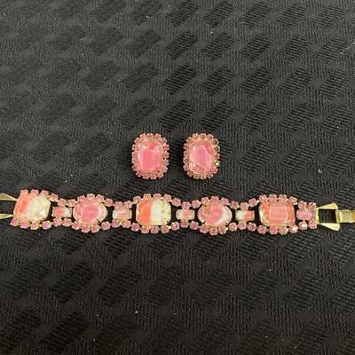 Hollywood Glamour 1960s Vintage Pink Art Glass Clip On Earrings and Bracelet