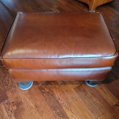 Drexel Heritage Leather Chair, Ottoman, and Accent Pillows (GR-DW)