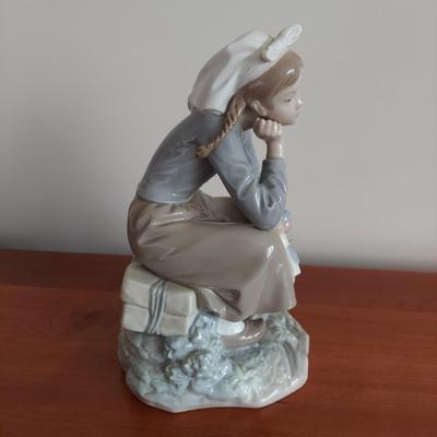 Lladro Porcelain Figurines (P-BBL)