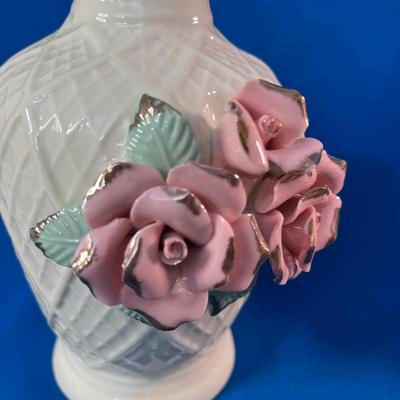 HIGH RELIEF FLORAL VASE WITH APPLIED FLOWERS LENOX-LIKE