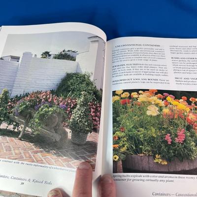 GARDNERâ€™S GUIDE TO PLANTERS, CONTAINERS, RAISED BEDS BOOK