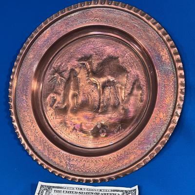 COOL COPPER DECORATIVE PLATTER BEDOUIN WITH CAMEL SCENE