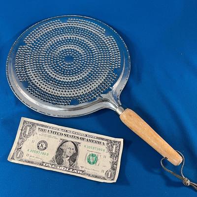 VINTAGE STOVETOP HEAT DISPENSER TOOL NEVER USED