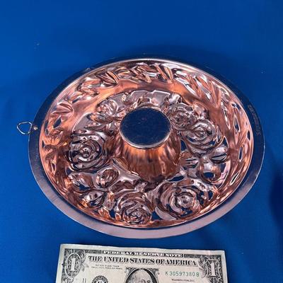 VINTAGE PINK ALUMINUM CAKE JELLO MOLD ROSES DESIGN
