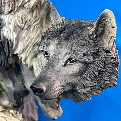 NICELY DETAILED TWO WOLF HEADS SCULPTURE FIGURINE