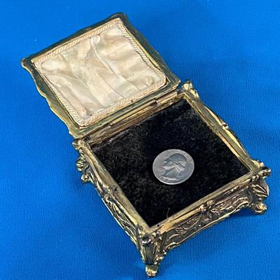 ANTIQUE AGED BRASS LOOK FANCY HINGED LID TRINKET BOX 