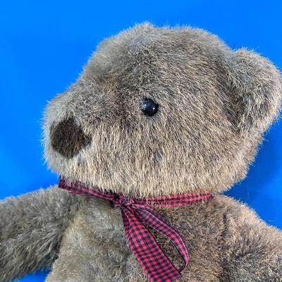 VINTAGE-LOOK LOVABLE TEDDY BEAR