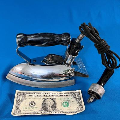 VINTAGE COLEMAN â€œEASY GLIDEâ€ IRON WITH COOL MARBELIZED HANDLE