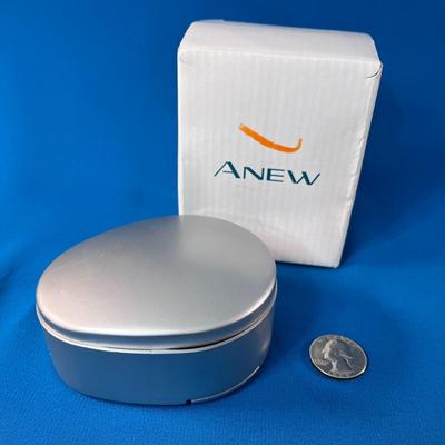 BATTERY OPERATED TRAVEL ALARM CLOCK NEW IN BOX 