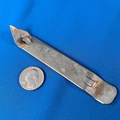 VINTAGE FISHER CAN/BOTTLE OPENER
